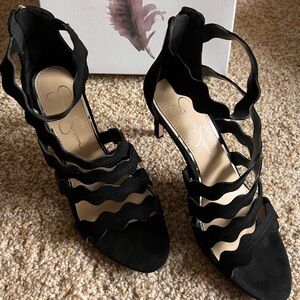 New Jessica Simpson Canveena Micro Suede heels Size 8.